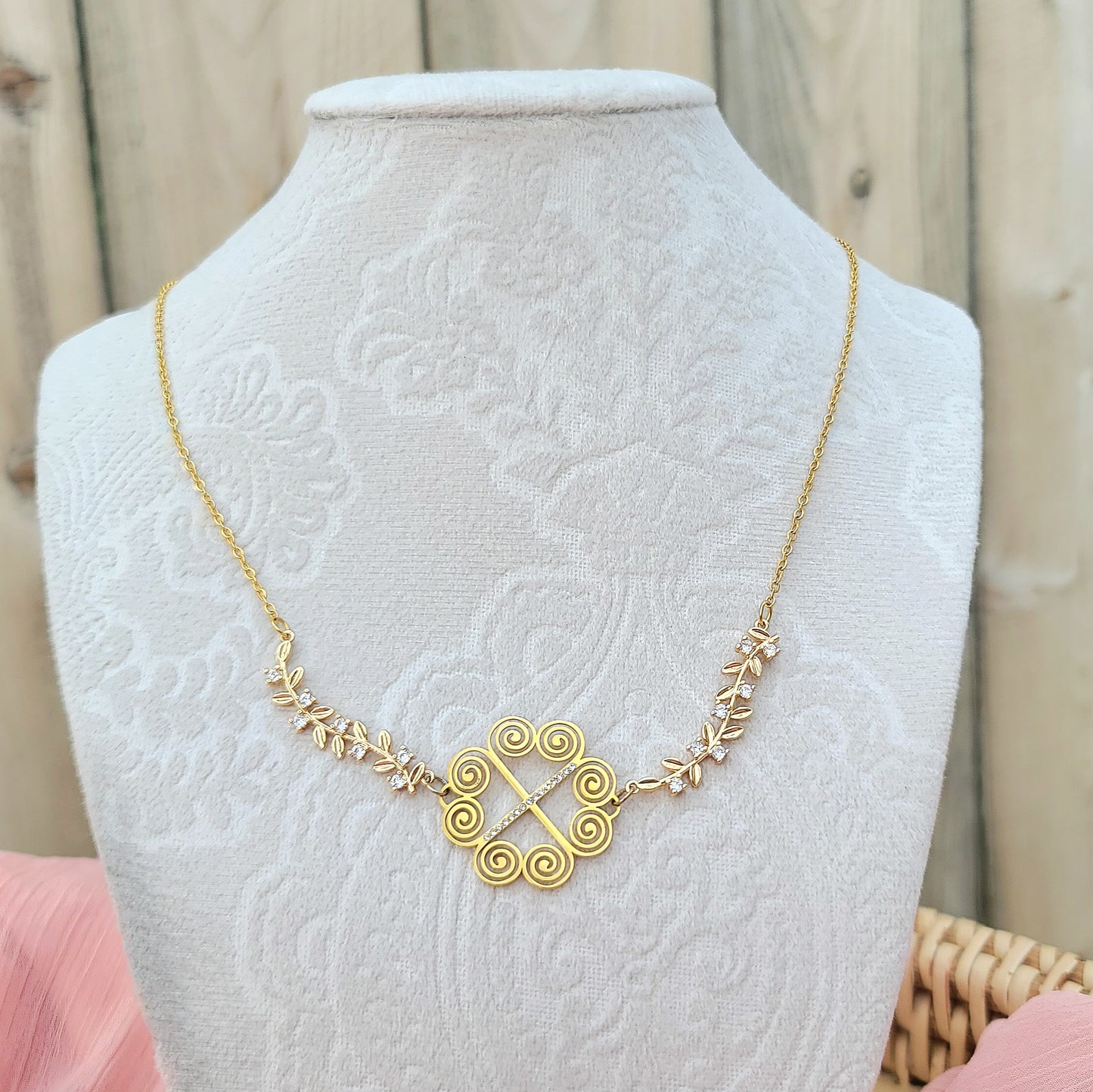 Olivia Necklace - 18K Gold Plated, Hypoallergenic