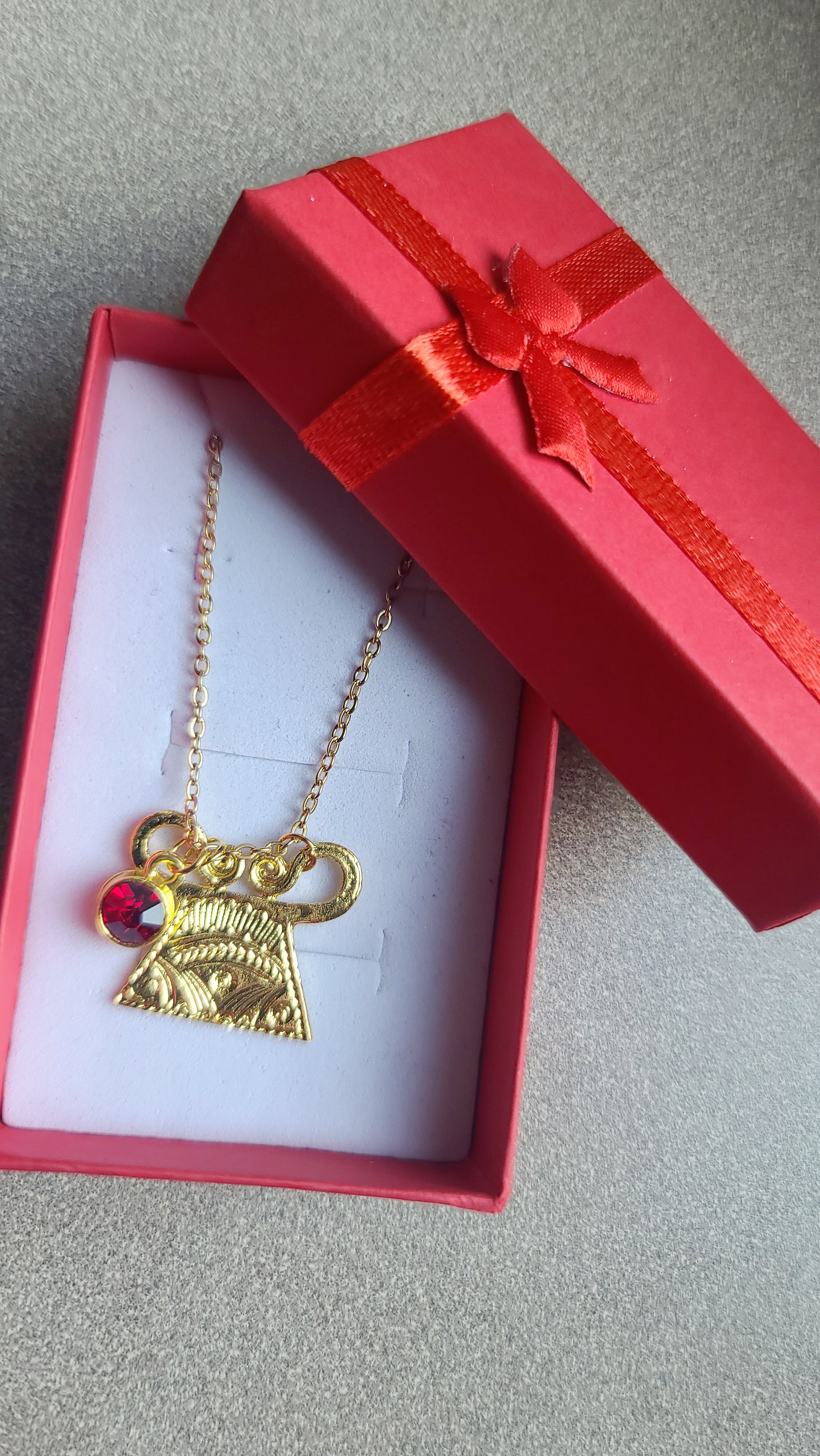 Dainty Gold Lock Necklace